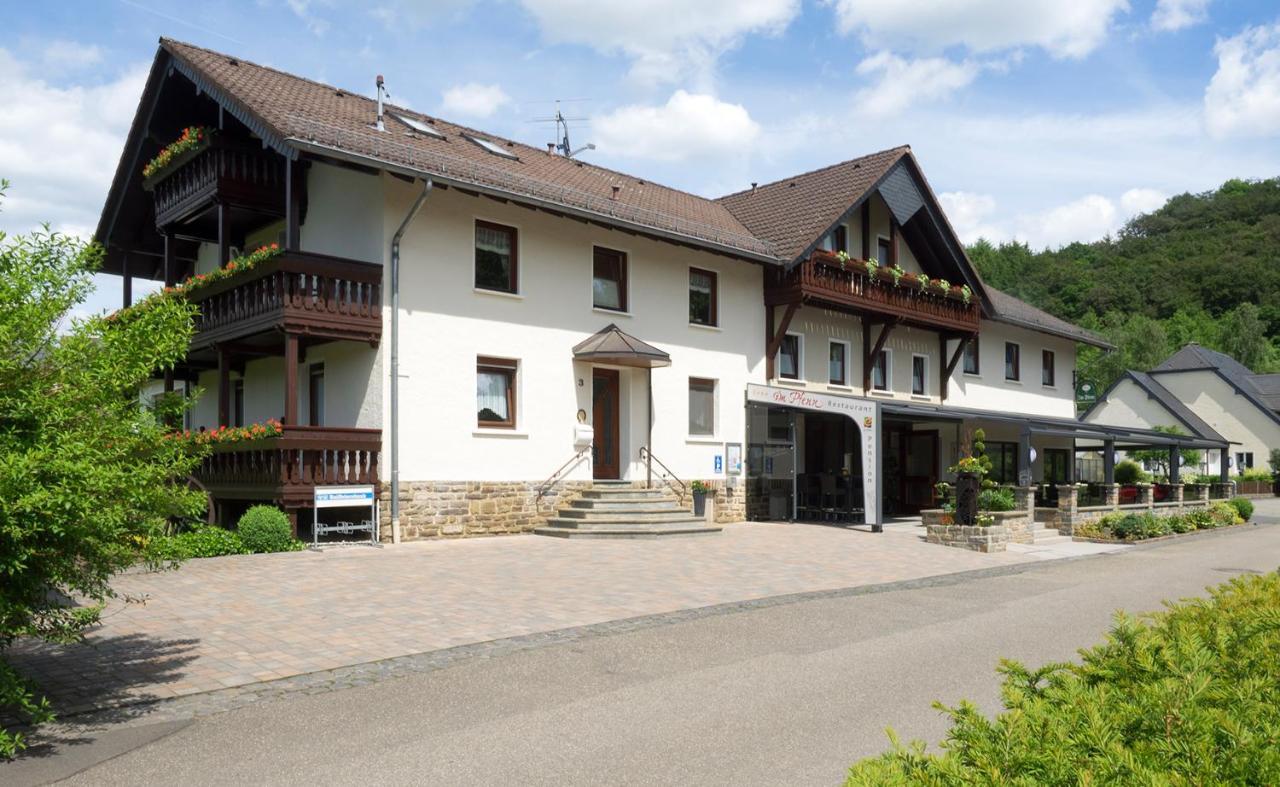 Restaurant - Pension Im Pfenn Irrhausen Екстериор снимка